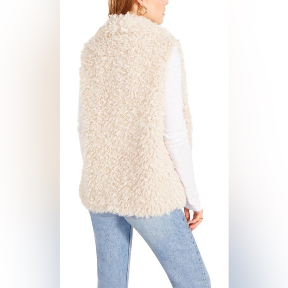 BB Dakota by Steve Madden Cream Faux Fur Vest EUC Bohemian Coastal Soft Floof - Picture 10 of 11